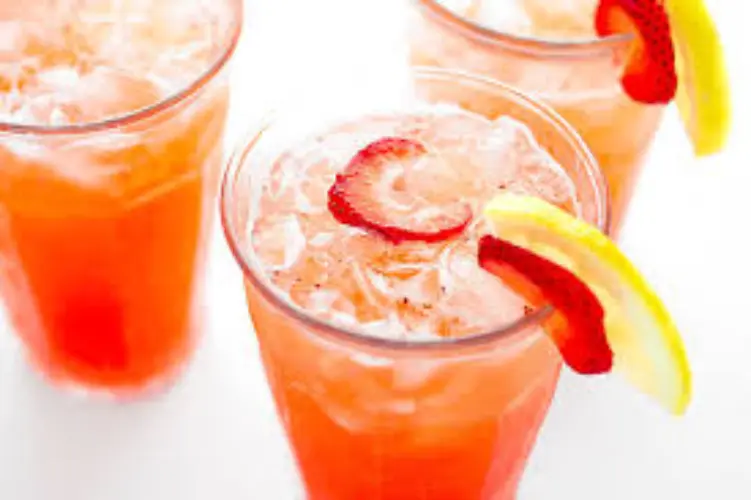 Wendy’s Strawberry Lemonade drink